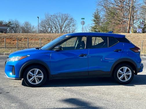 2022 Nissan Kicks S