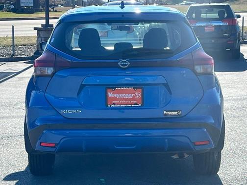 2022 Nissan Kicks S