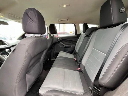Oxford White 2015 Ford Escape SE