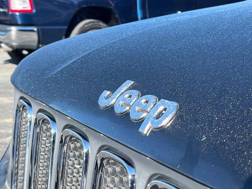 Black 2017 Jeep Renegade Latitude