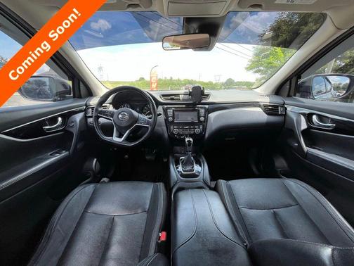 Magnetic Black 2017 Nissan Rogue Sport SL