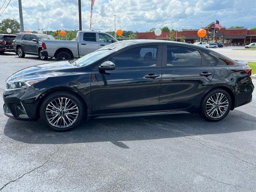 Aurora Black Pearl 2022 Kia Forte GT-Line