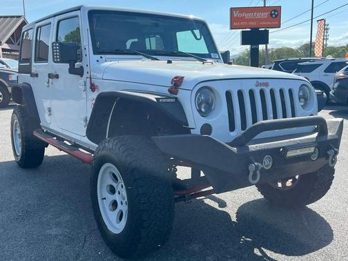 Bright White Clearcoat 2017 Jeep Wrangler Unlimited Sport