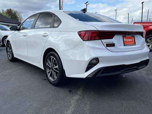 Snow White Pearl 2022 Kia Forte LXS