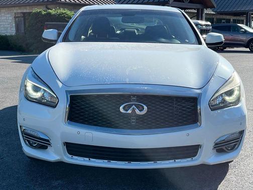Majestic White 2016 INFINITI Q70 3.7X
