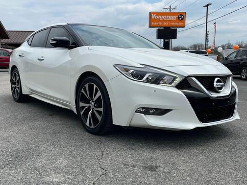 White 2017 Nissan Maxima 3.5 Platinum