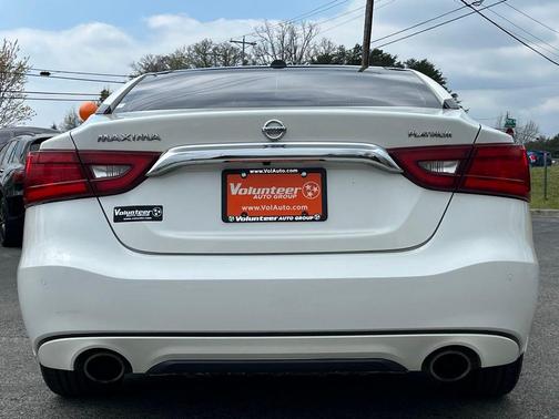 White 2017 Nissan Maxima 3.5 Platinum