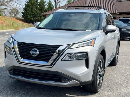 2022 Nissan Rogue SL