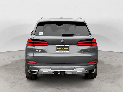 Gray Metallic 2026 BMW X5 xDrive40i