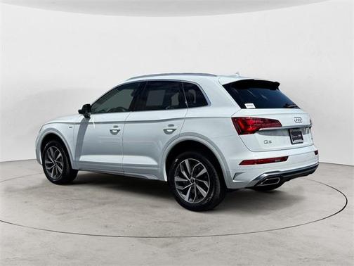 2025 Audi Q5 45 S line quattro Premium