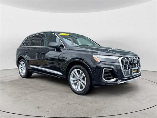 2025 Audi Q7 55 Premium Plus