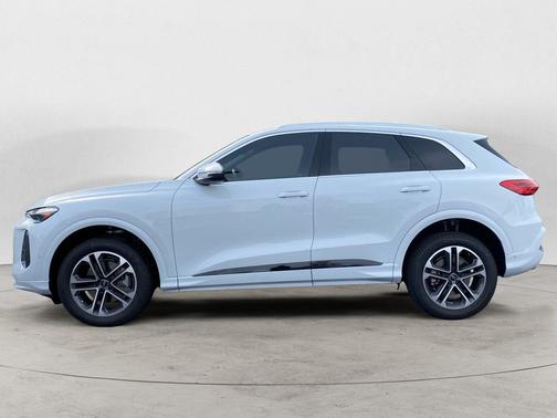 Glacier White Metallic 2025 Audi Q5 2.0T quattro Premium