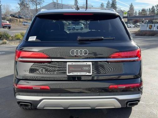 2025 Audi Q7 45 Premium