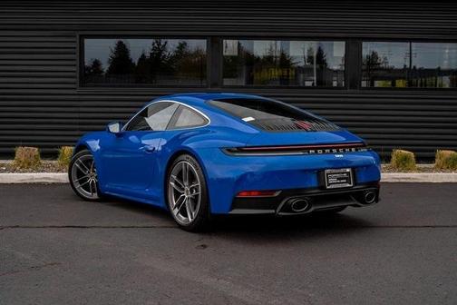 2025 Porsche 911 Carrera