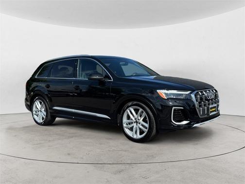 2025 Audi Q7 55 Premium Plus