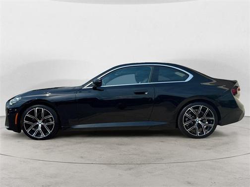 2022 BMW 230 i