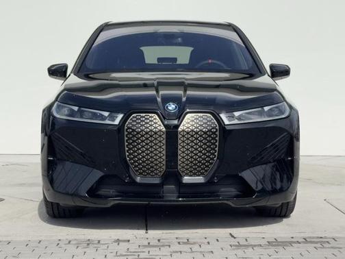 2025 BMW iX M60