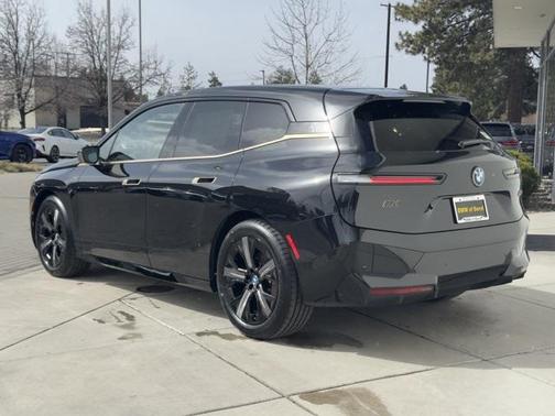 2025 BMW iX M60