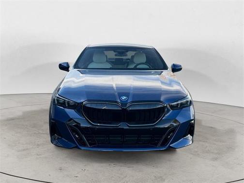 2026 BMW 550e xDrive