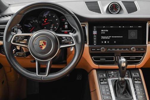 2021 Porsche Macan Base