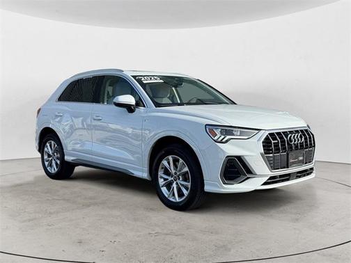 2025 Audi Q3 45 S line Premium