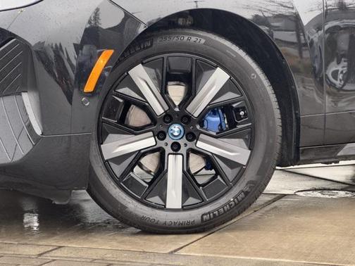 2025 BMW iX xDrive50