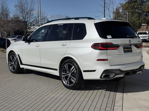 2024 BMW X7 xDrive40i