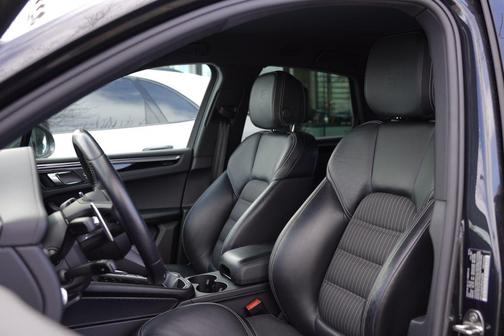 2023 Porsche Macan T