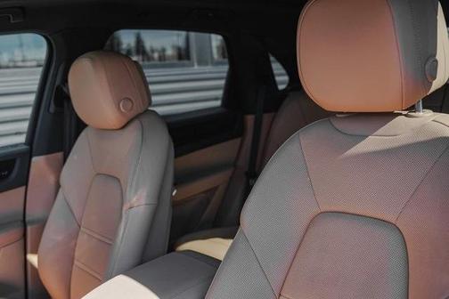 2022 Porsche Cayenne 