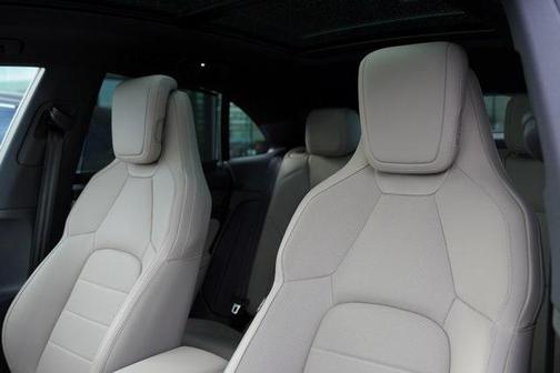 2025 Porsche Macan 4