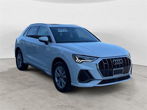 2025 Audi Q3 45 S line Premium