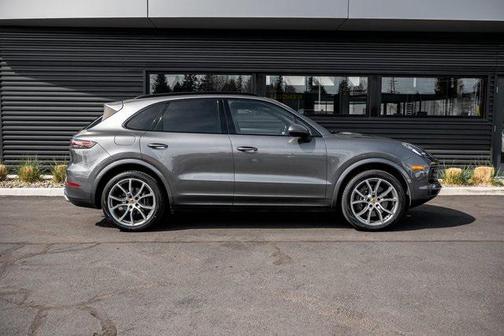 2021 Porsche Cayenne Base