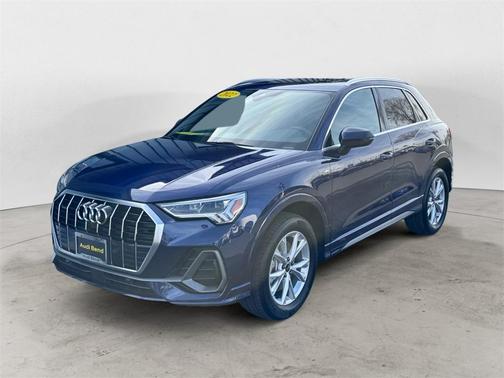 2022 Audi Q3 45 S line Premium