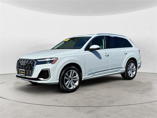 2025 Audi Q7 55 Premium Plus
