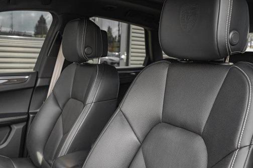 2023 Porsche Macan T