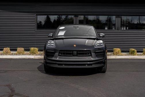 2023 Porsche Macan T