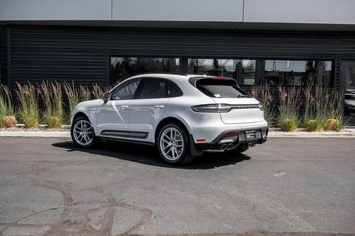 2023 Porsche Macan T