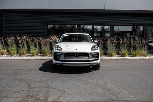 2023 Porsche Macan T