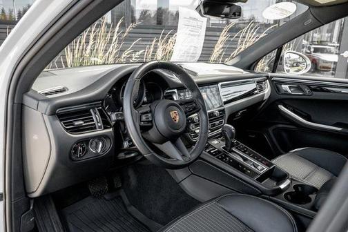 2023 Porsche Macan T