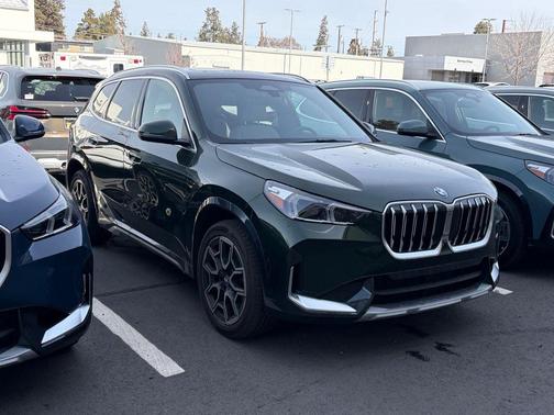 San Remo Green Metallic 2025 BMW X1 xDrive28i