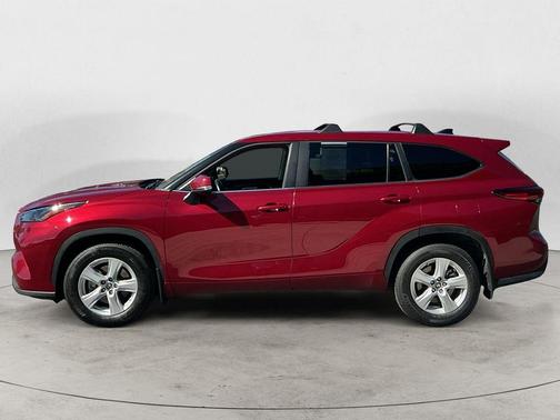 Ruby Flare Pearl 2023 Toyota Highlander LE