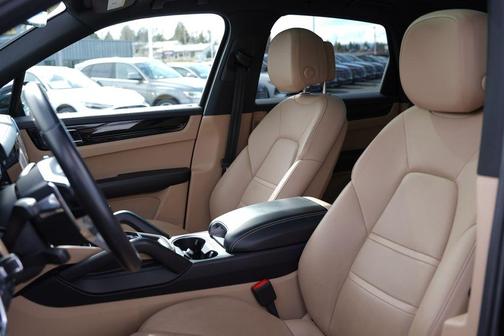 2022 Porsche Cayenne S