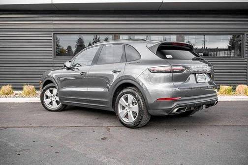 2022 Porsche Cayenne Base (Tiptronic)