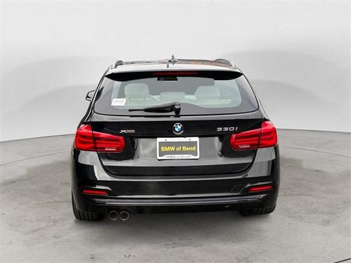 2018 BMW 330 i xDrive