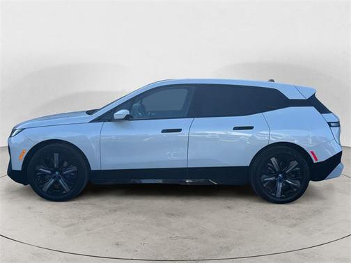 2025 BMW iX xDrive50