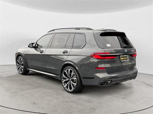 2023 BMW X7 M60i