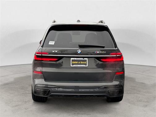 2023 BMW X7 M60i