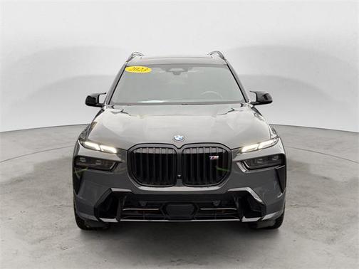 2023 BMW X7 M60i