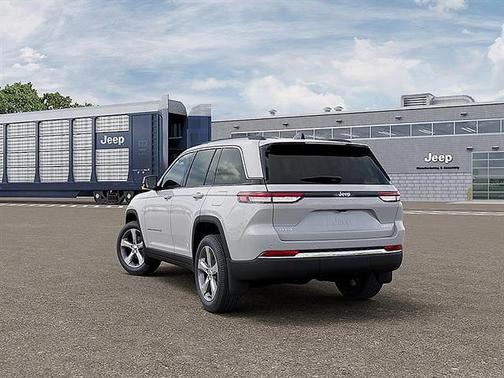 Bright White Clearcoat 2026 Jeep Grand Cherokee Limited