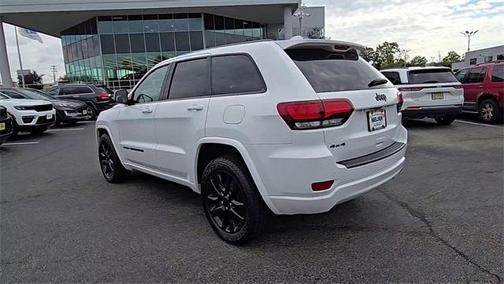 2022 Jeep Grand Cherokee Laredo